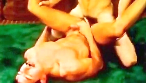 Horny mature woman fucks like a lazyer