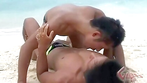 Hawt babe gets fucked in a hot threesome